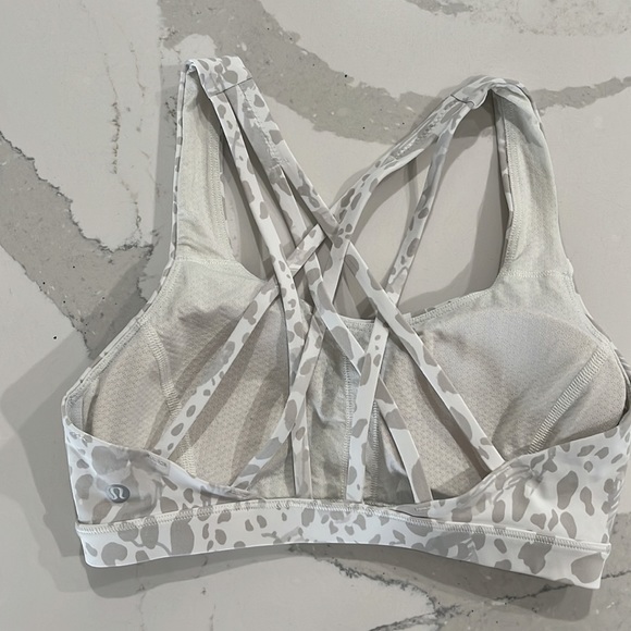 Lululemon Free to be Serene Bra: size 4 - Picture 2 of 3